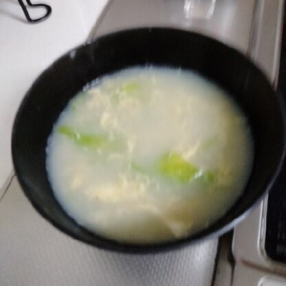 男性です。
中華料理を作ったのでこのスープを作りました。
簡単で美味しかったですよ。